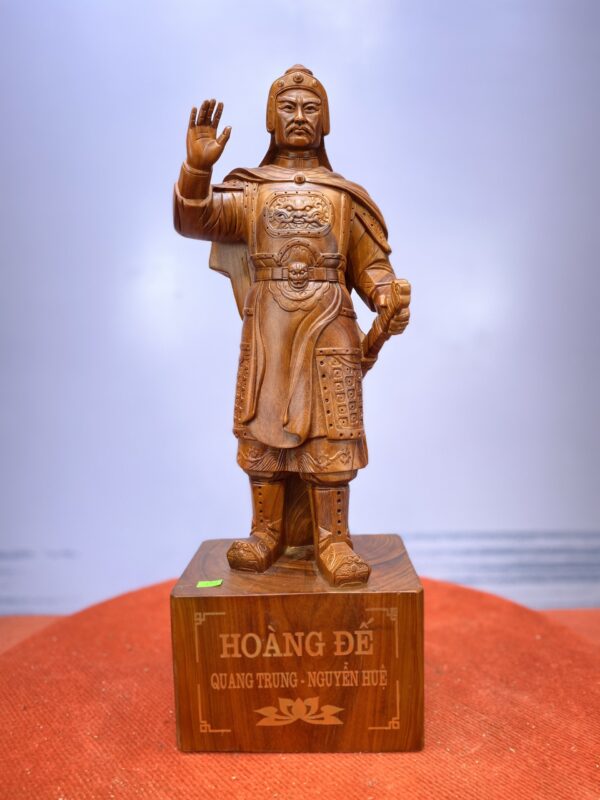 Tượng Gỗ Vua Quang Trung