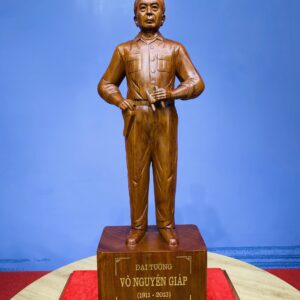 Tượng Gỗ Bác Giáp