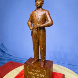 Tượng Gỗ Bác Giáp