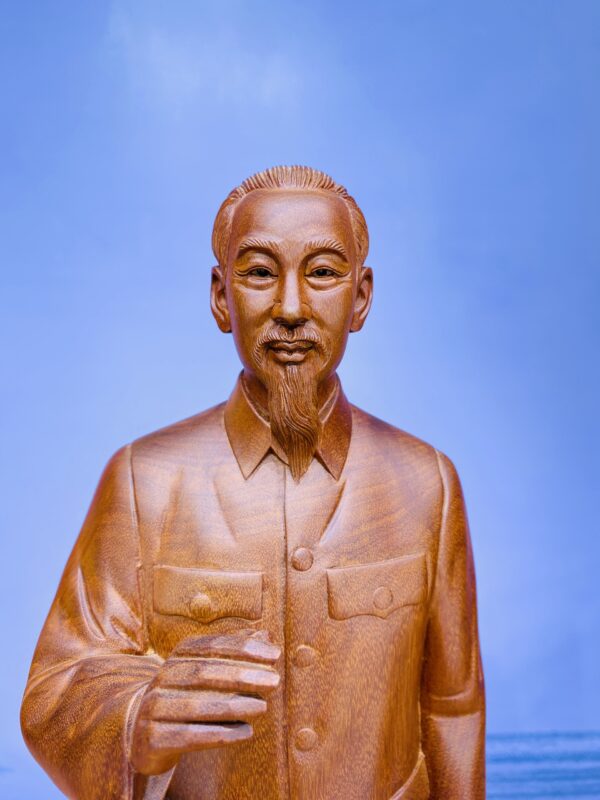 Tượng Gỗ Bác Hồ