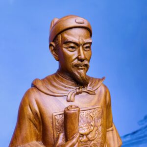 Tượng Gỗ Trần Quốc Tuấn