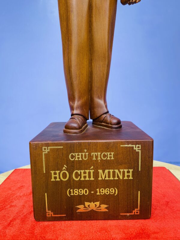 Tượng Gỗ Bác Hồ