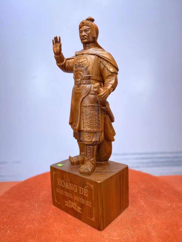 Tượng Gỗ Vua Quang Trung