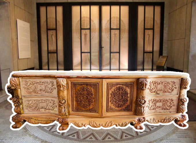 KỆ TIVI LOUIS HOÀNG GIA MẪU CÁNH TỦ CONG- GỖ HƯƠNG ĐÁ