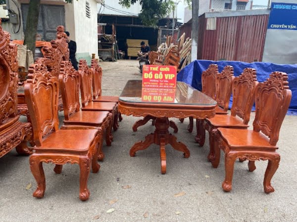 Bộ bàn ăn 8 ghế làm từ gỗ tự nhiên 100% nên rất an toàn cho sức khỏe