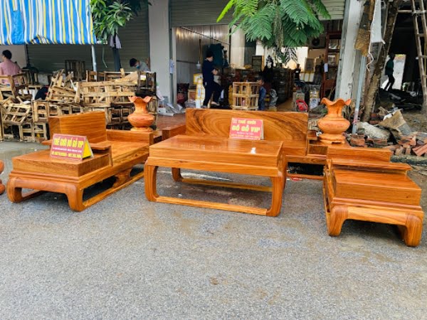 Bộ bàn ghế nguyên khối hoàn chỉnh cần trải qua các quá trình xử lý cẩn thận, để đảm bảo rằng chúng thực sự là những sản phẩm hoàn hảo nhất
