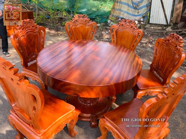 Bộ bàn ghế gỗ nguyên khối - Khẳng định đẳng cấp gia chủ