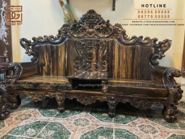 Đoản dài có kích thước rất lớn và văn văn độc đáo cùng vân gỗ đem lại cảm giác cổ điển
