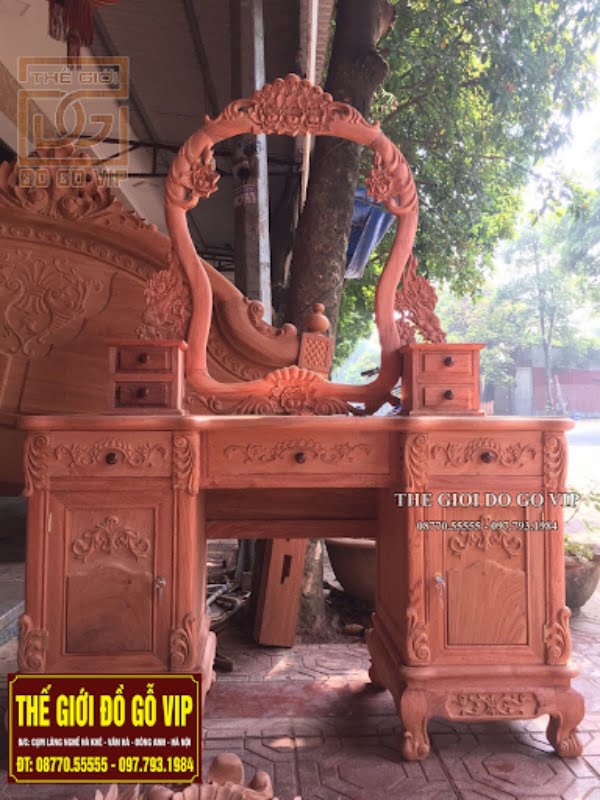 Nên đặt bàn trang điểm ở vị trí song song với giường ngủ