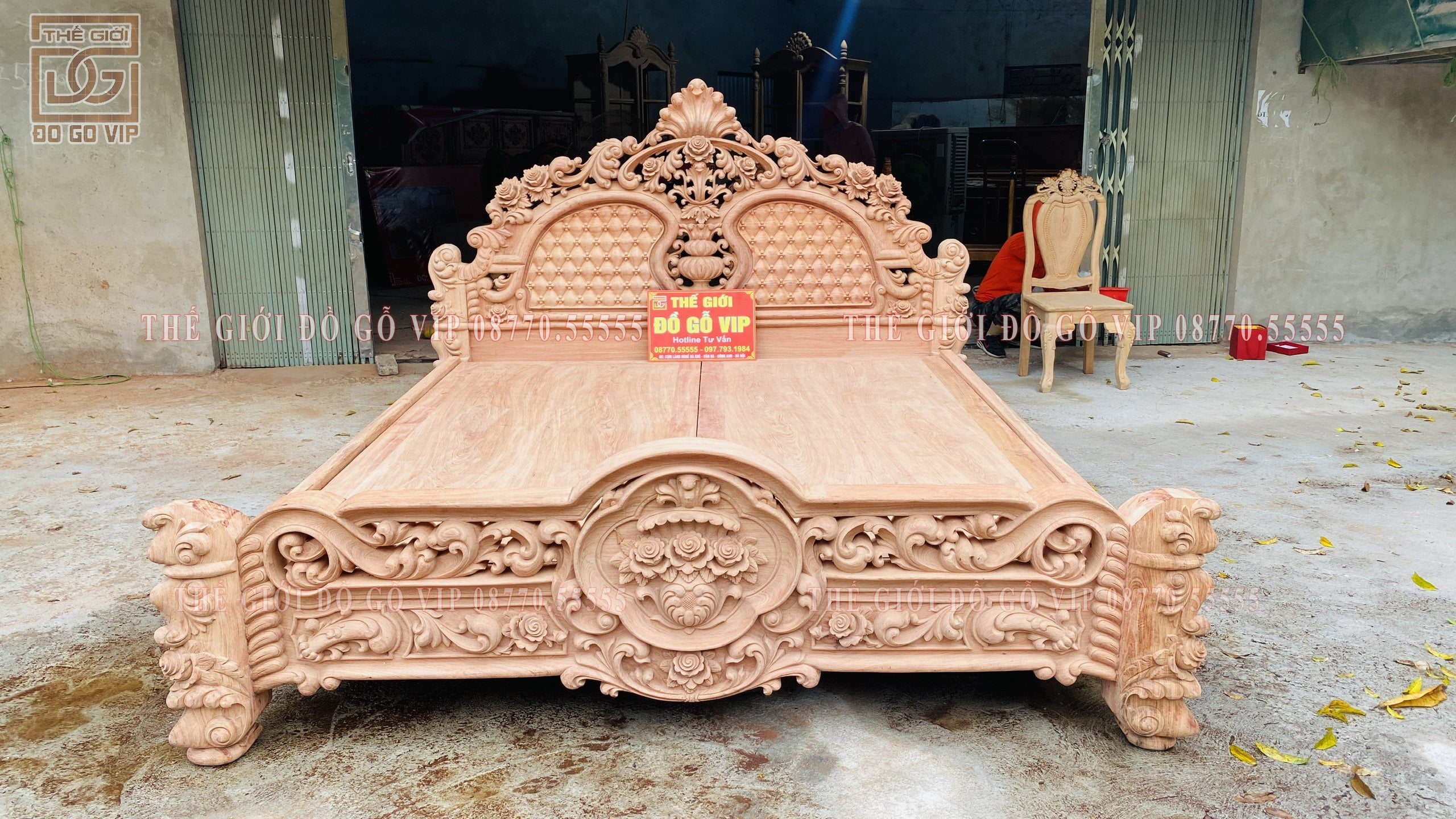 GIƯỜNG NGỦ MẪU HOÀNG GIA TÂN CỔ ĐIỂN HÀNG NGUYÊN KHỐI - GỖ HƯƠNG ĐÁ