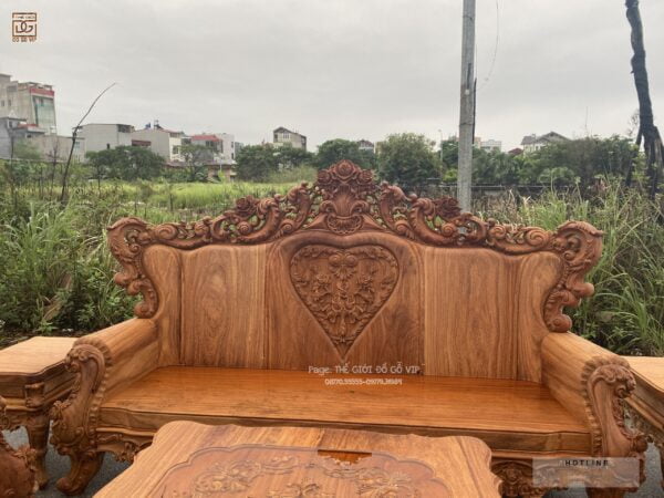HOÀNG GIA HOA HỒNG - GÕ ĐỎ NGUYÊN KHỐI