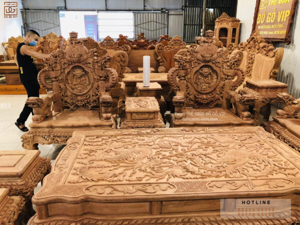 BỘ BÀN GHẾ RỒNG ĐỈNH GỖ HƯƠNG ĐÁ 12 MÓN SIÊU ẤN TƯỢNG