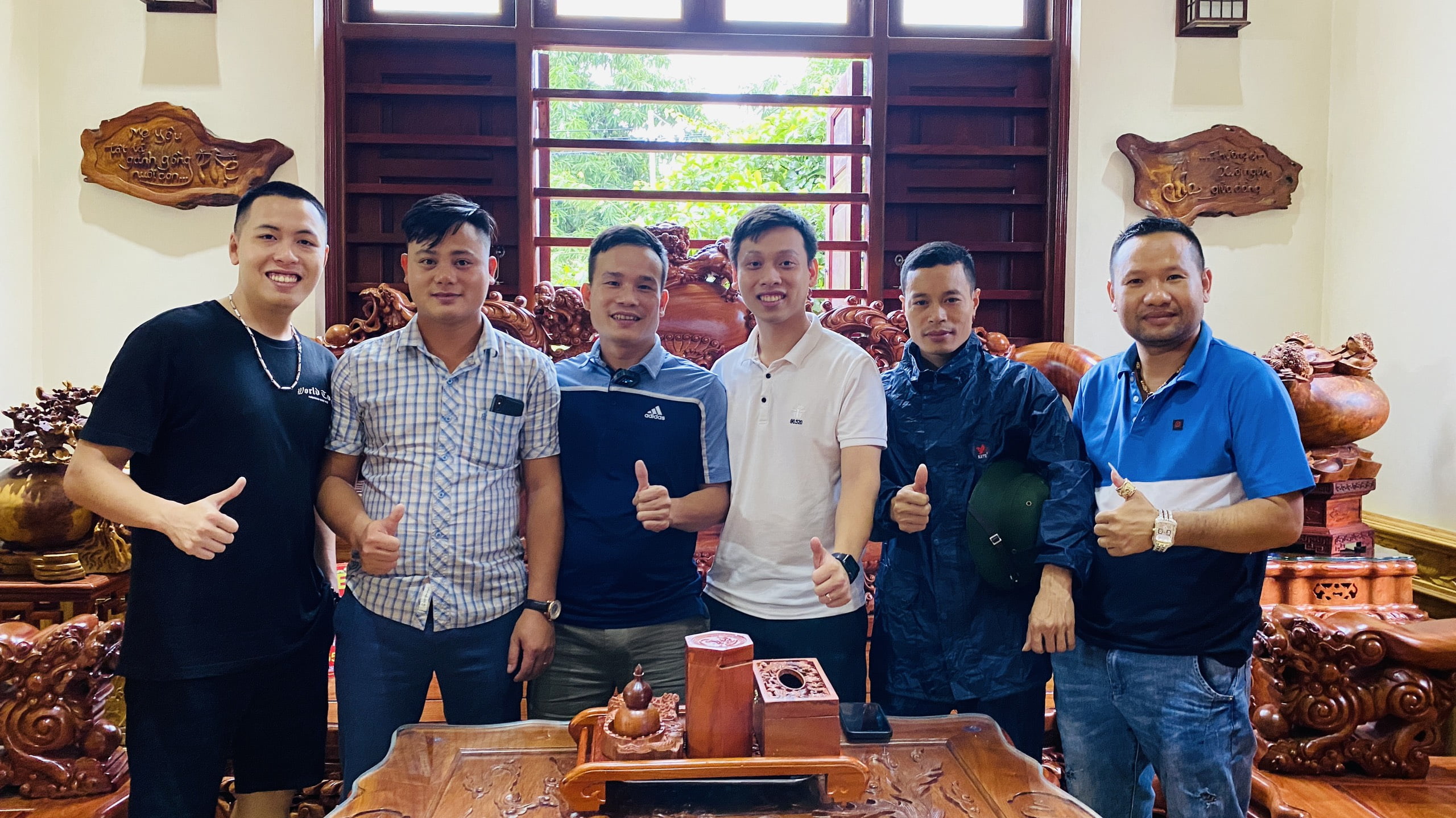 BÀN GIAO BỘ BÀN GHẾ NGHÊ BẢO ĐỈNH CỘT 16 TẠI VĨNH PHÚC
