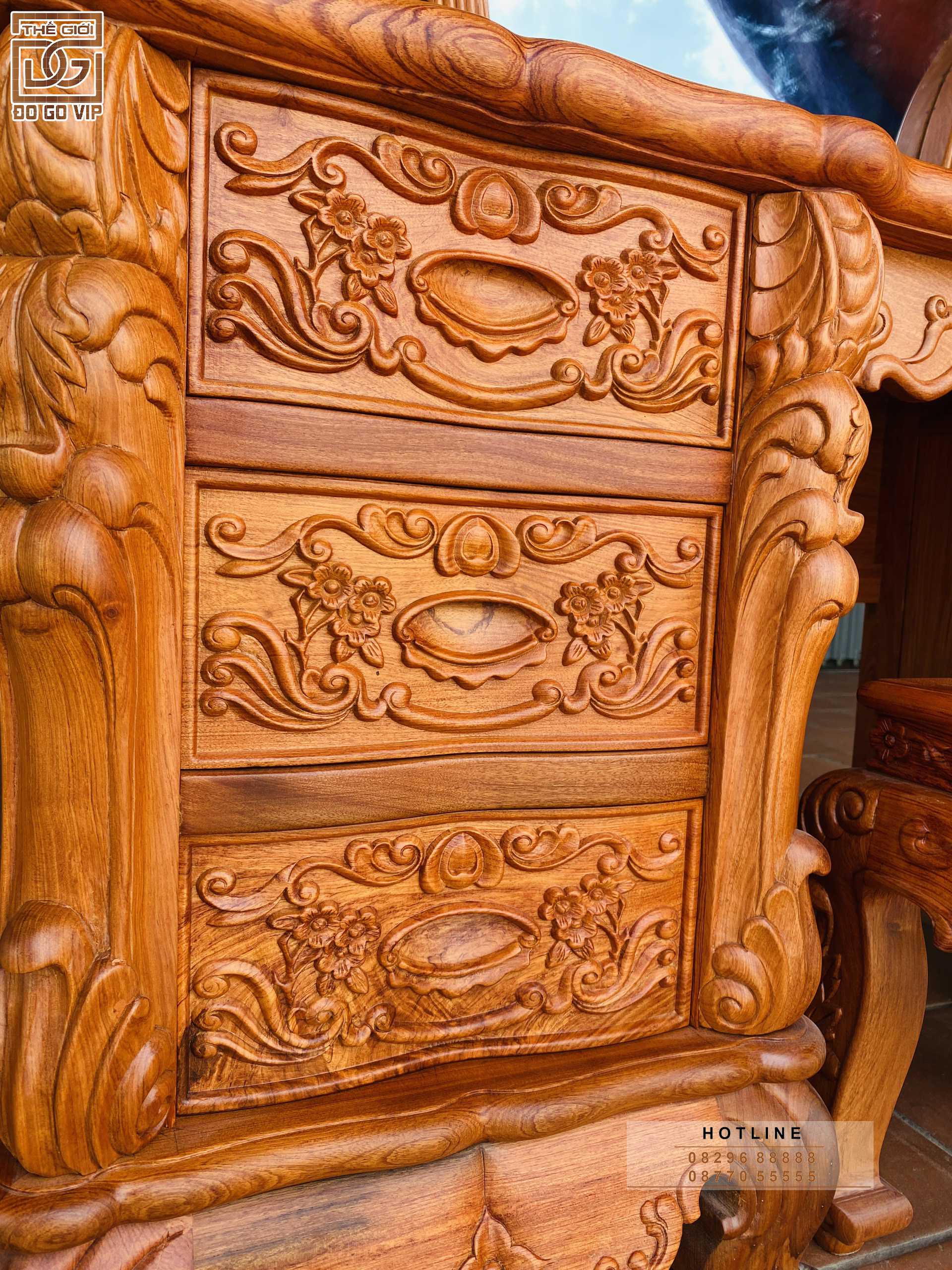 BÀN PHẤN HOÀNG GIA LOUIS- GỖ HƯƠNG ĐÁ