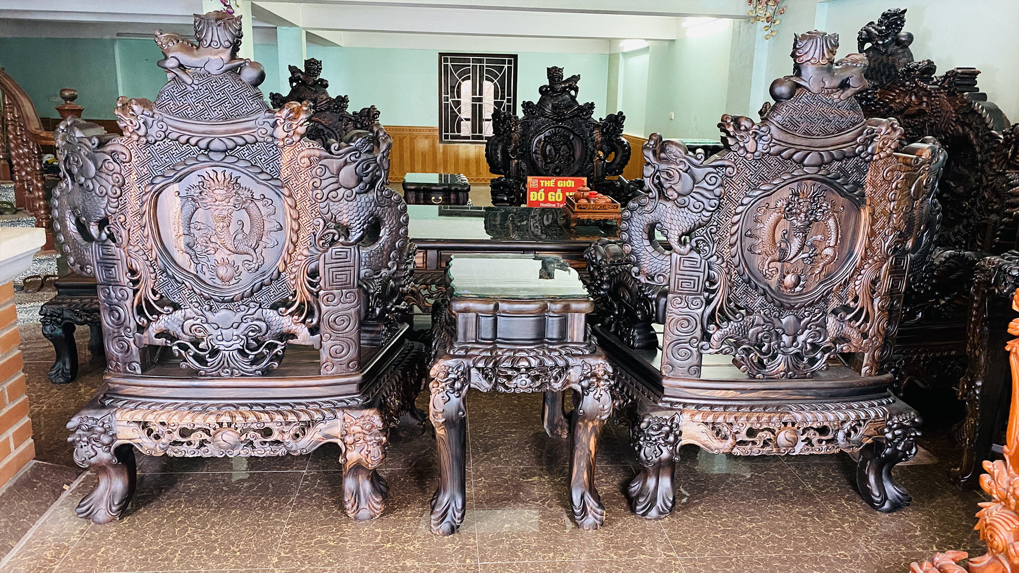 BÀN GIAO BỘ BÀN GHẾ KHỦNG CHO CHÚ TRƯỜNG- THƯỜNG TÍN HÀ NỘI