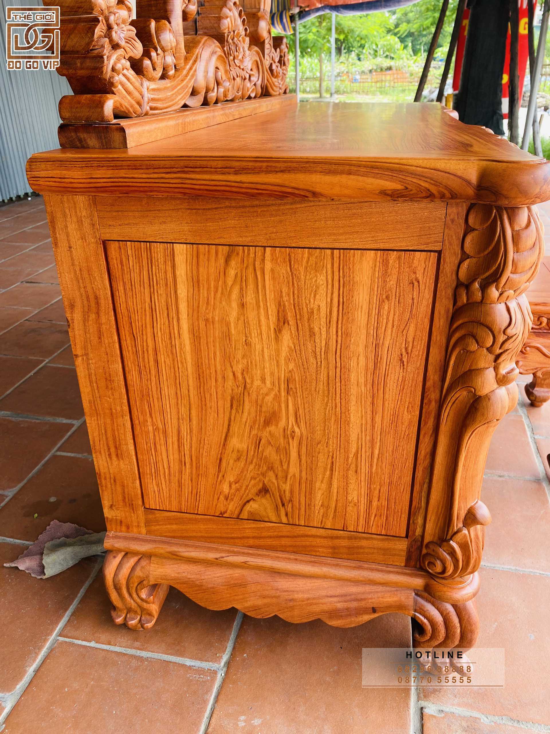 BÀN PHẤN HOÀNG GIA LOUIS- GỖ HƯƠNG ĐÁ
