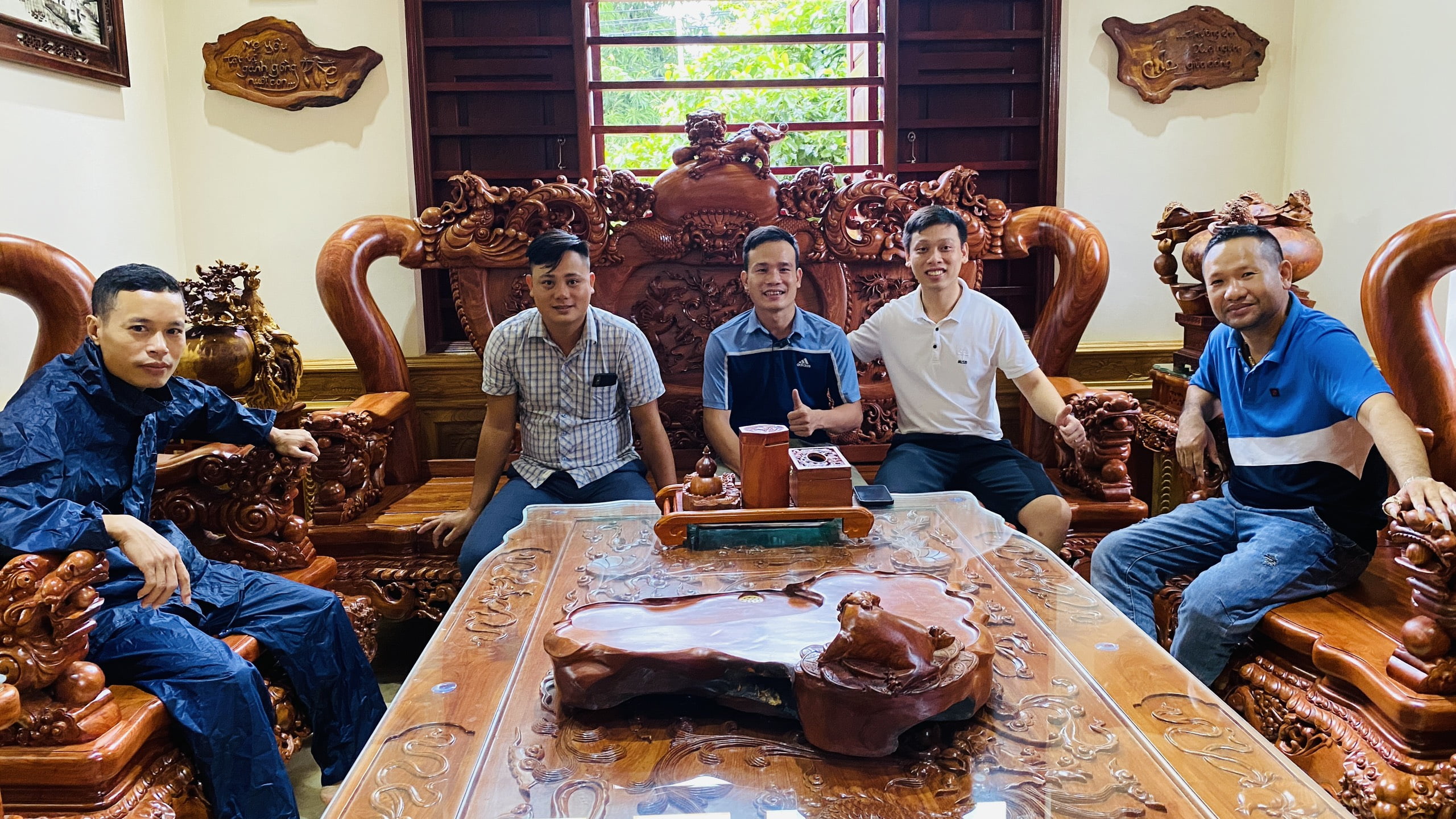 BÀN GIAO BỘ BÀN GHẾ NGHÊ BẢO ĐỈNH CỘT 16 TẠI VĨNH PHÚC
