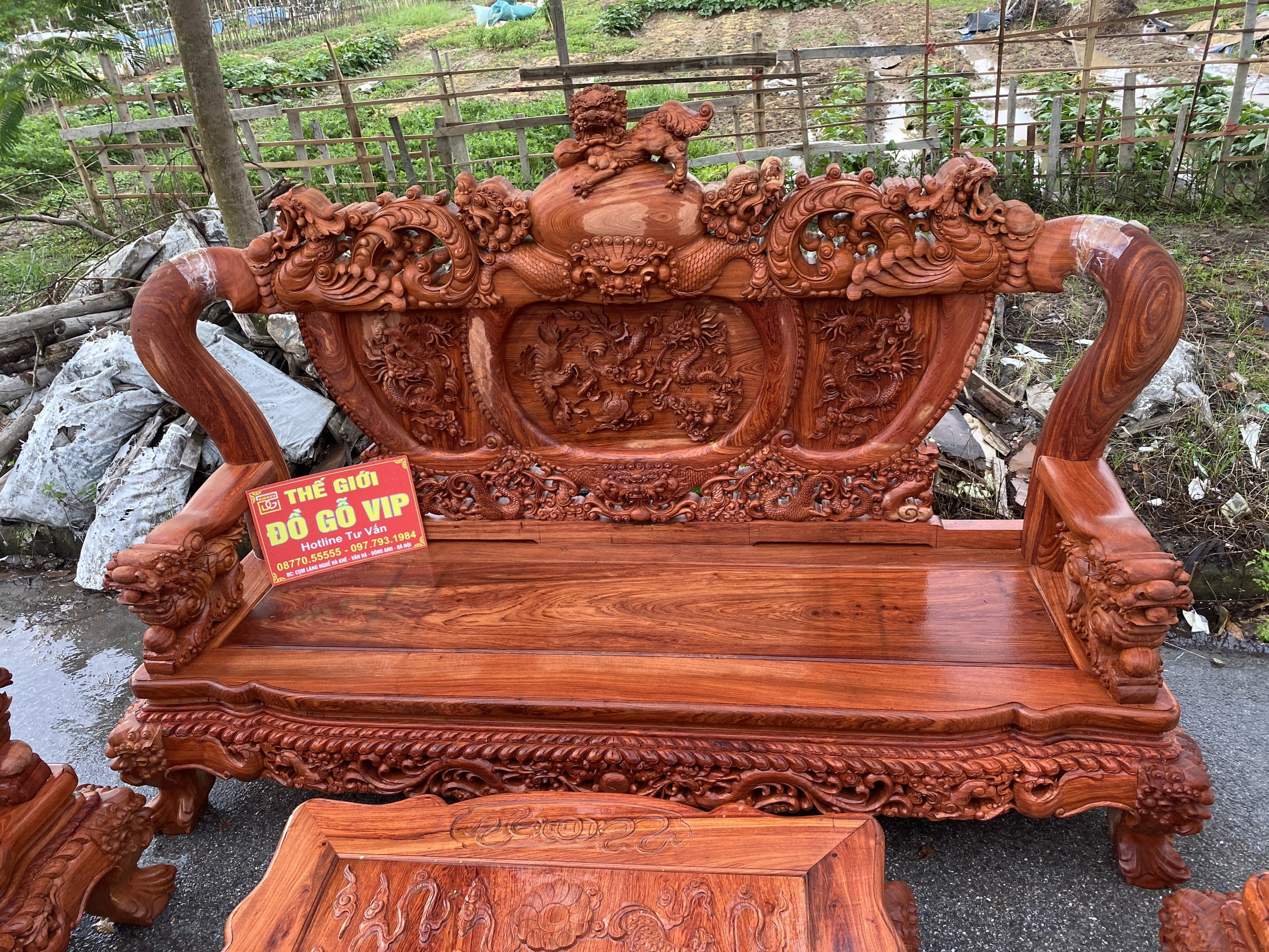 QUỐC NGHÊ BẢO ĐỈNH CỘT 16 - GỖ HƯƠNG ĐÁ