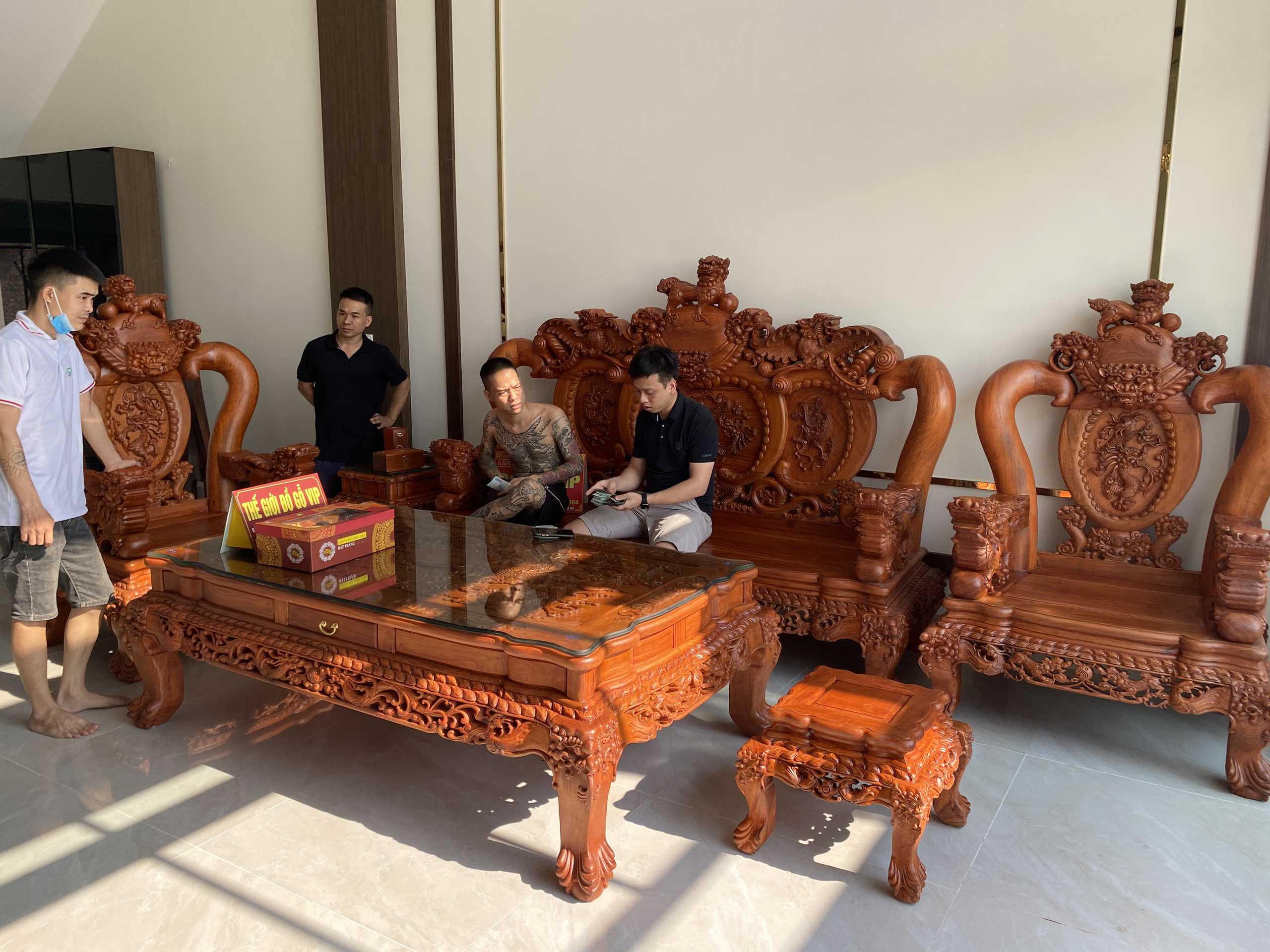 BÀN GIAO BỘ NGHÊ BẢO ĐỈNH CỘT 14 CHO A TRAI ĐAN PHƯỢNG