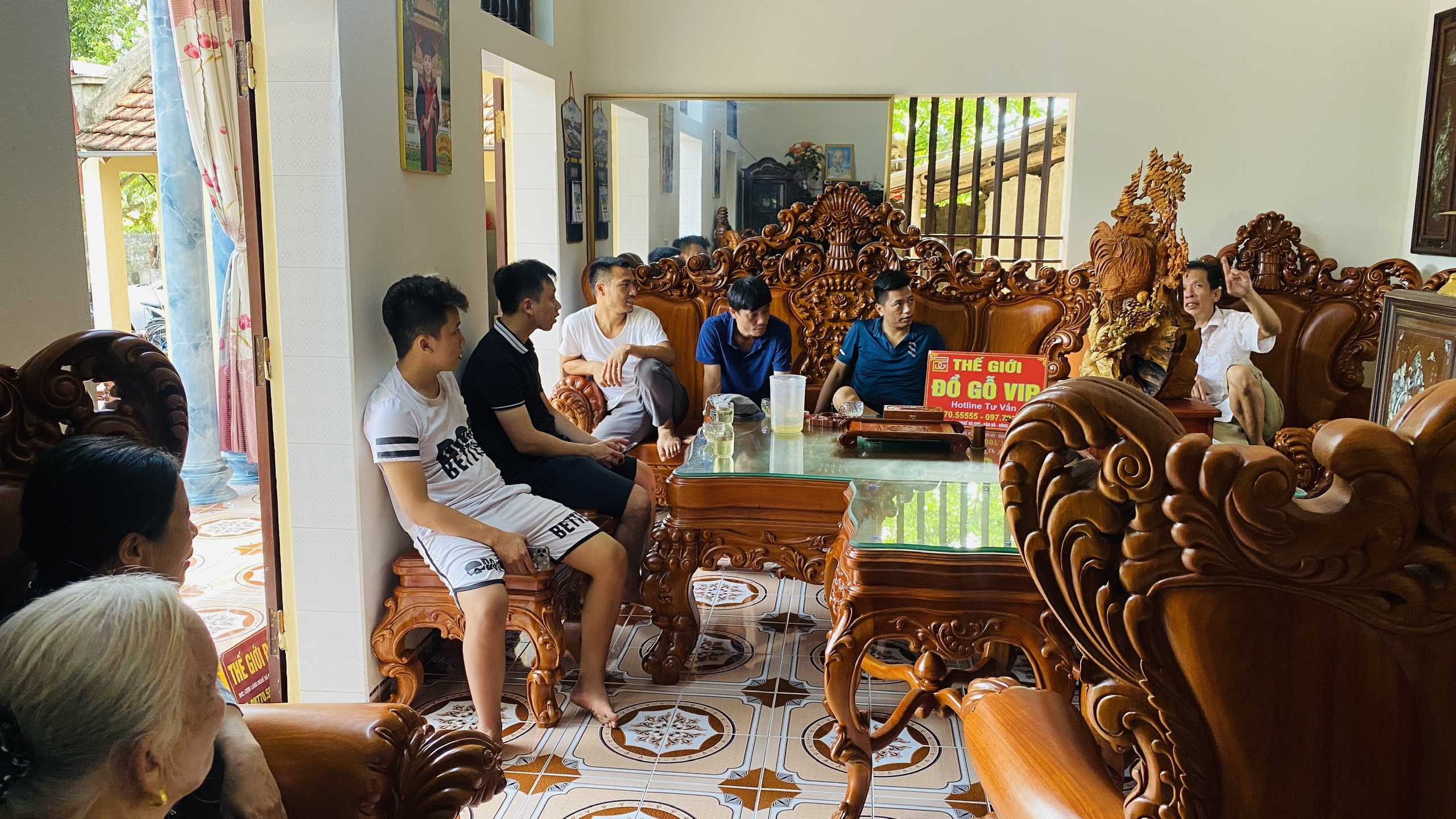 BÀN GIAO BỘ HOÀNG GIA HOA HỒNG TẠI NHÀ VƯỜN HÀ NAM