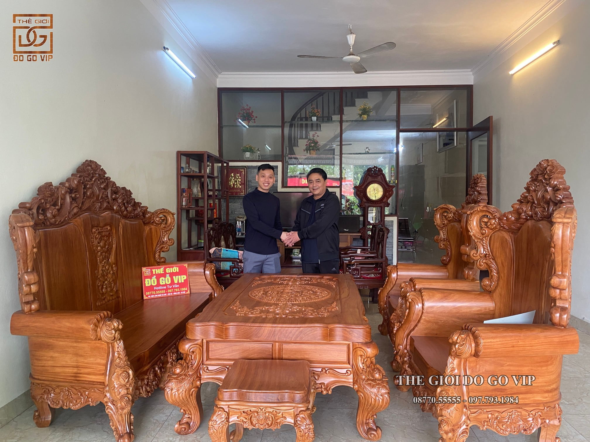 10/12 Bàn giao bộ Hoàng Gia Nguyên Khối - Gỗ Gõ Đỏ đẹp mỹ mãn cho Chú Sỹ ở Thành Phố Từ Sơn - Bắc Ninh