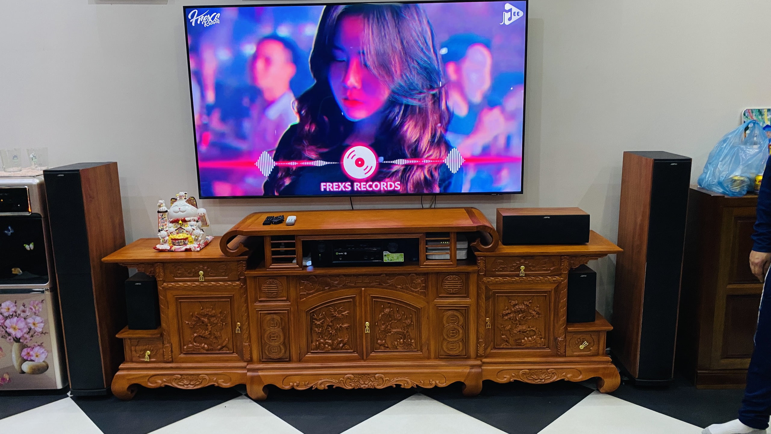 [ 29/12 Phòng khách và rồng đỉnh Cảm ơn a Phúc chị Thu - tại Hoà Bình ]
