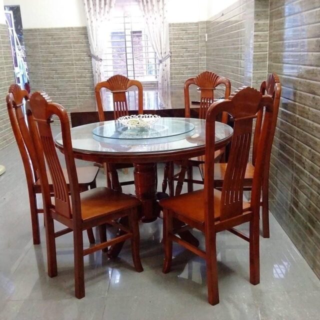 Bàn ăn tròn 6 ghế làm tăng thêm sự gắn kết giữa các thành viên