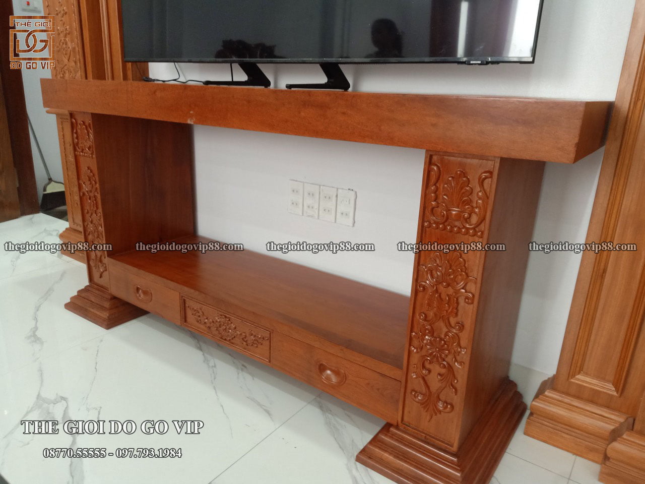 [ 18/2 BÀN GIAO CHO CHỊ YẾN HN- KỆ TIVI NGUYÊN KHỐI]