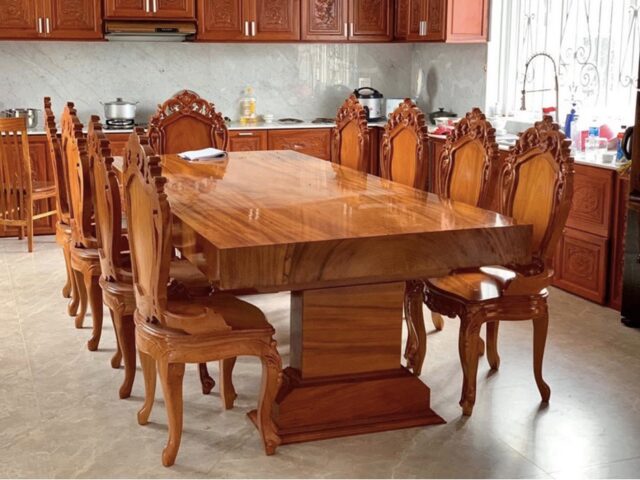 Bàn ghế gỗ nguyên khối phòng bếp sang trọng, cao cấp