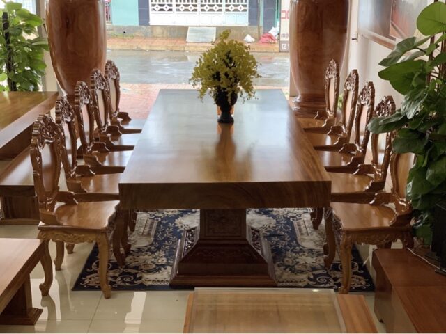 Bàn ghế gỗ nguyên khối phòng khách cao cấp