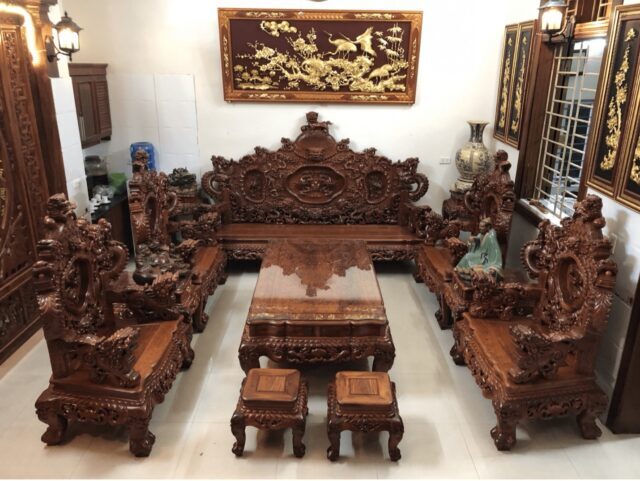 Bàn ghế quốc triện chạm khắc tinh xảo