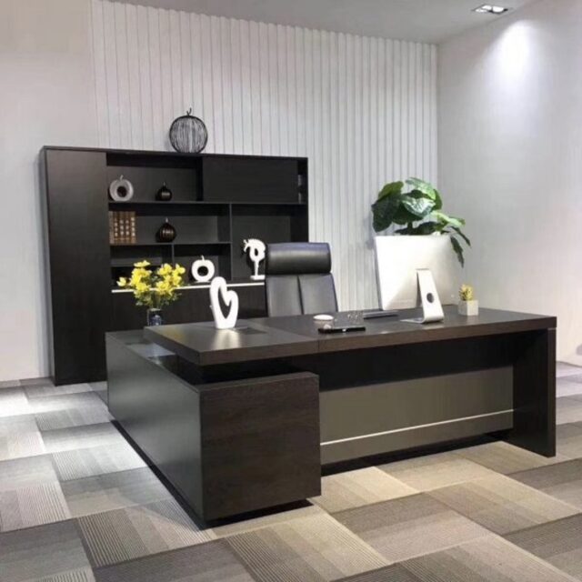 Bàn giám đốc có vẻ ngoài sang trọng, đẳng cấp