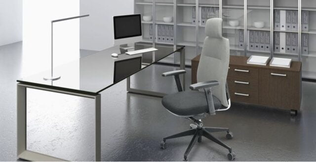 Bàn giám đốc với thiết kế đơn giản nhưng không kém phần sang trọng