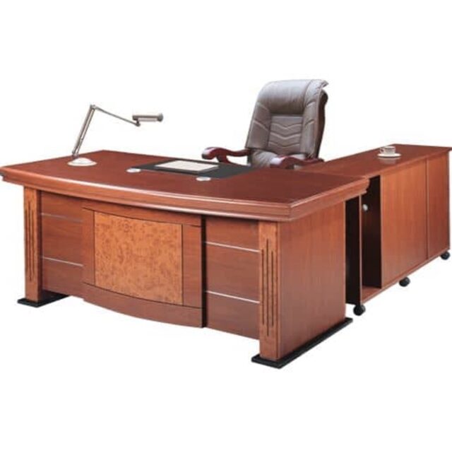 Bàn giám đốc với thiết kế hình chữ L