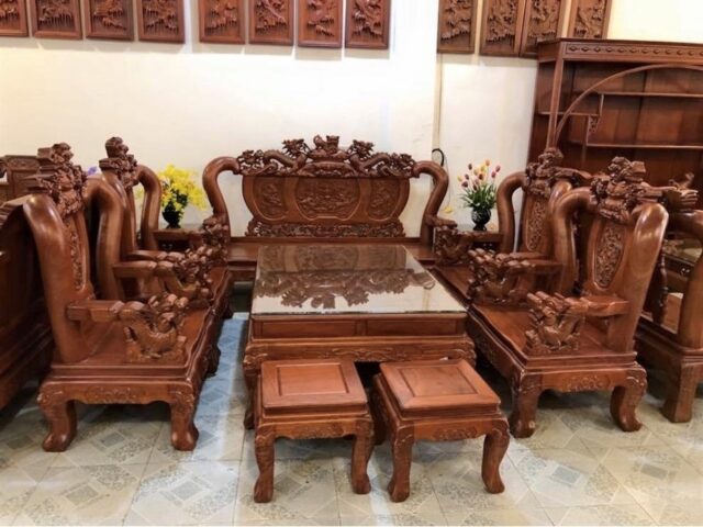 Bộ bàn ghế rồng đỉnh được nhiều người yêu thích