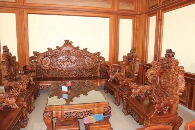 Bộ bàn ghế rồng đỉnh mang đến vẻ đẹp bề thế, đẳng cấp