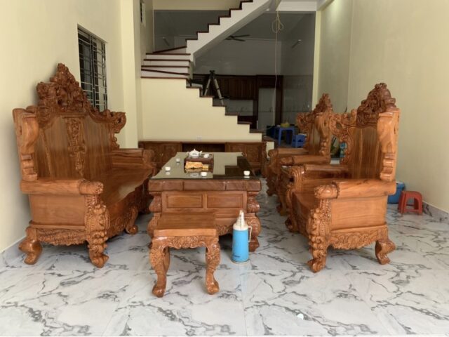 Mẫu bàn ghế hoàng gia đẳng cấp, quý phái rất được ưa chuộng