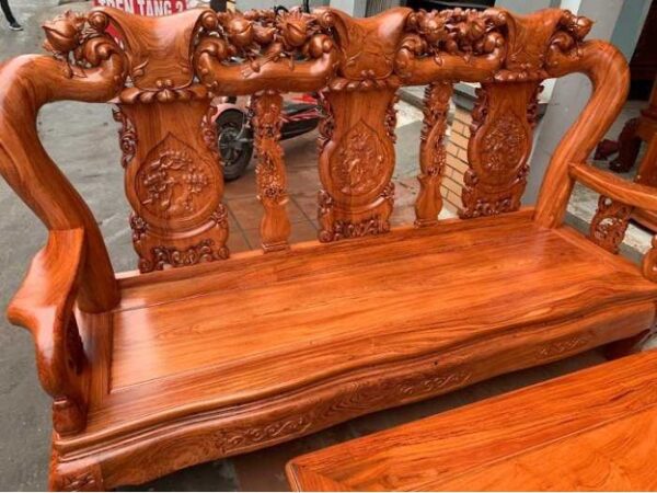 Gỗ hương đá có tình thẩm mỹ cao và độ bền vững lên đến chục năm
