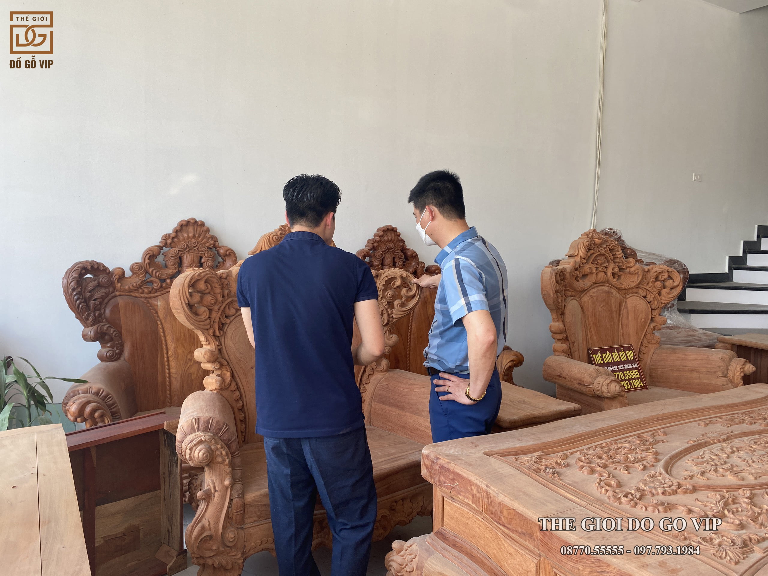 07/04/2022 Khách về cửa hàng tham quan trực tiếp cơ sở sản xuất xem bộ Hoàng Gia Nguyên Khối 😍
