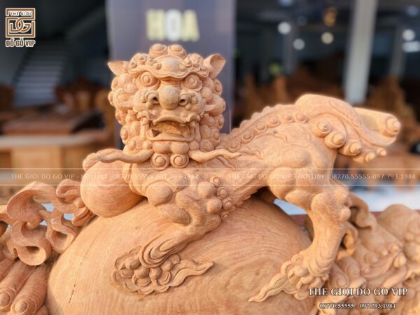 Bộ Bàn Ghế Hoàng Gia Nguyên Khối Tay Cong Vip Chân 22 - Gỗ Hương Đá