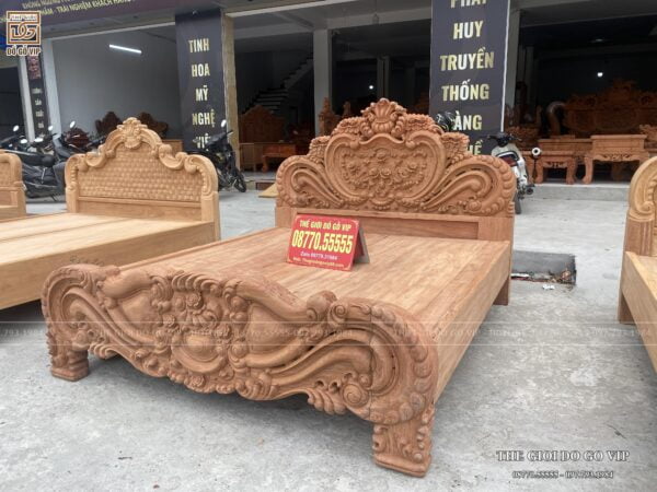 Giường hoàng gia Louis