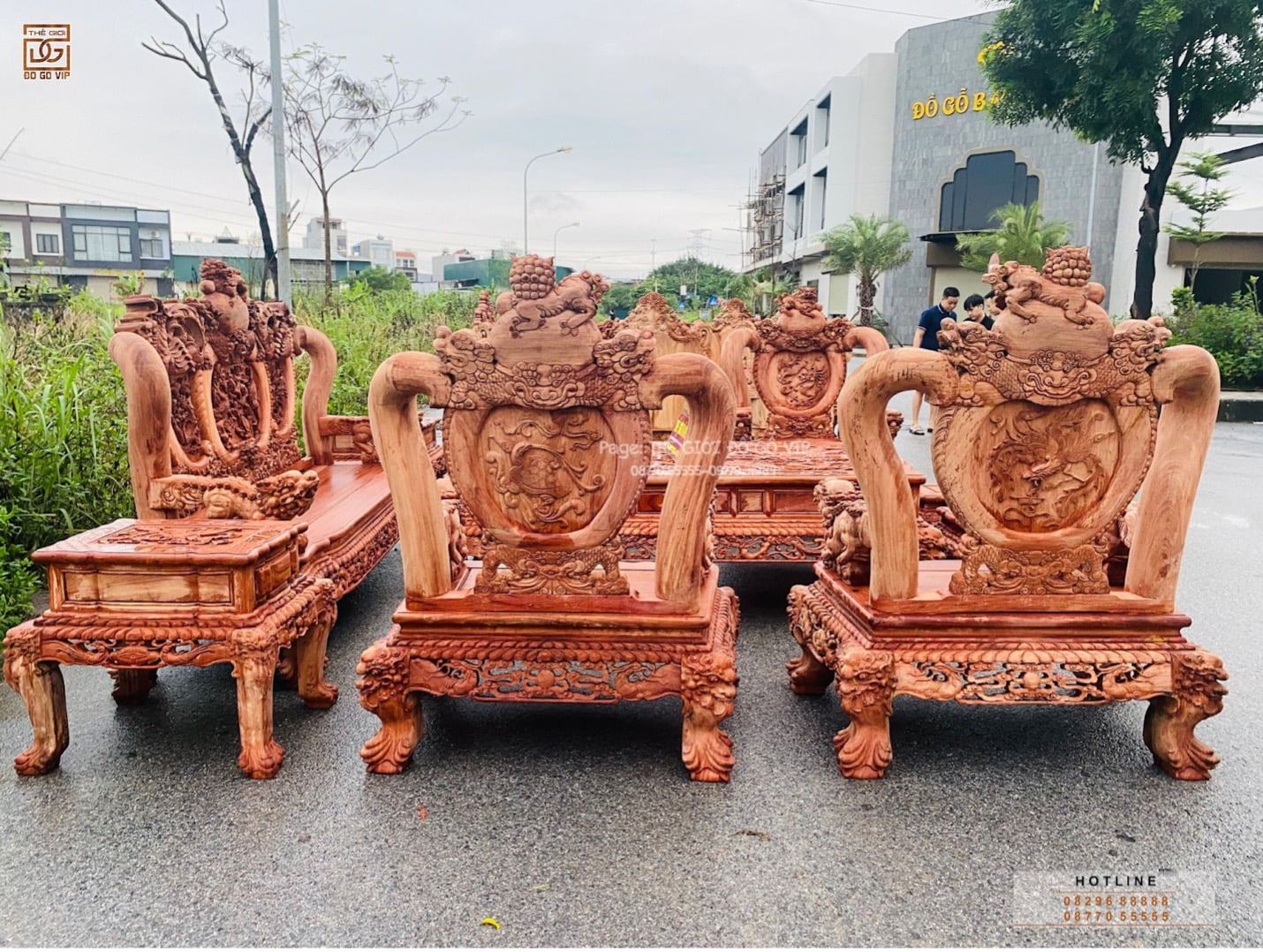 Mỗi một bộ phận của bộ Nghê hoàng đế - Nghê bảo đỉnh cột 14 chân 16 đều được đục đẽo tỉ mỉ