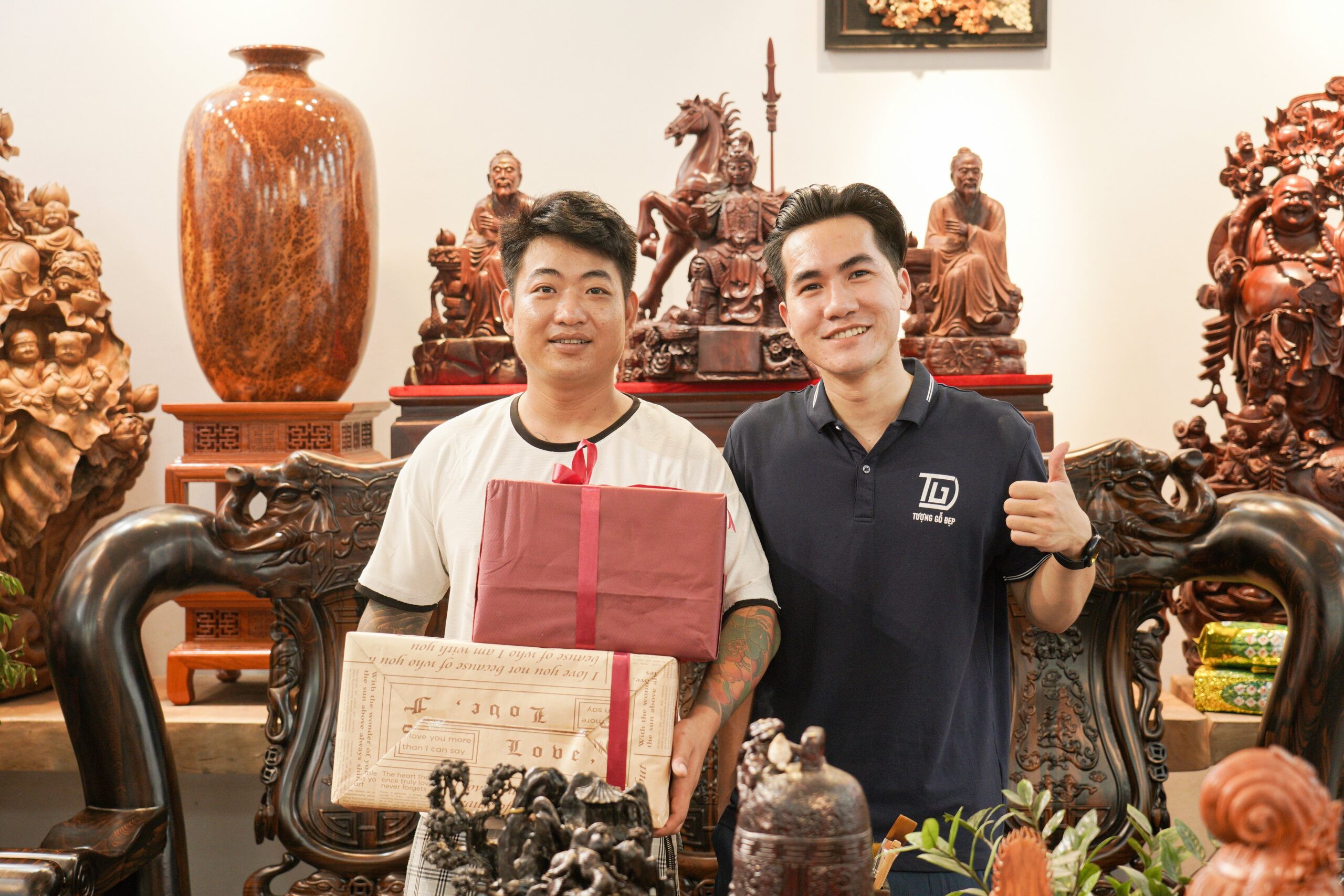[22/6] CHỐT COMBO BỘ BÀN GHẾ + SẬP THỜ + KỆ TIVI CHO A TRAI SÓC SƠN