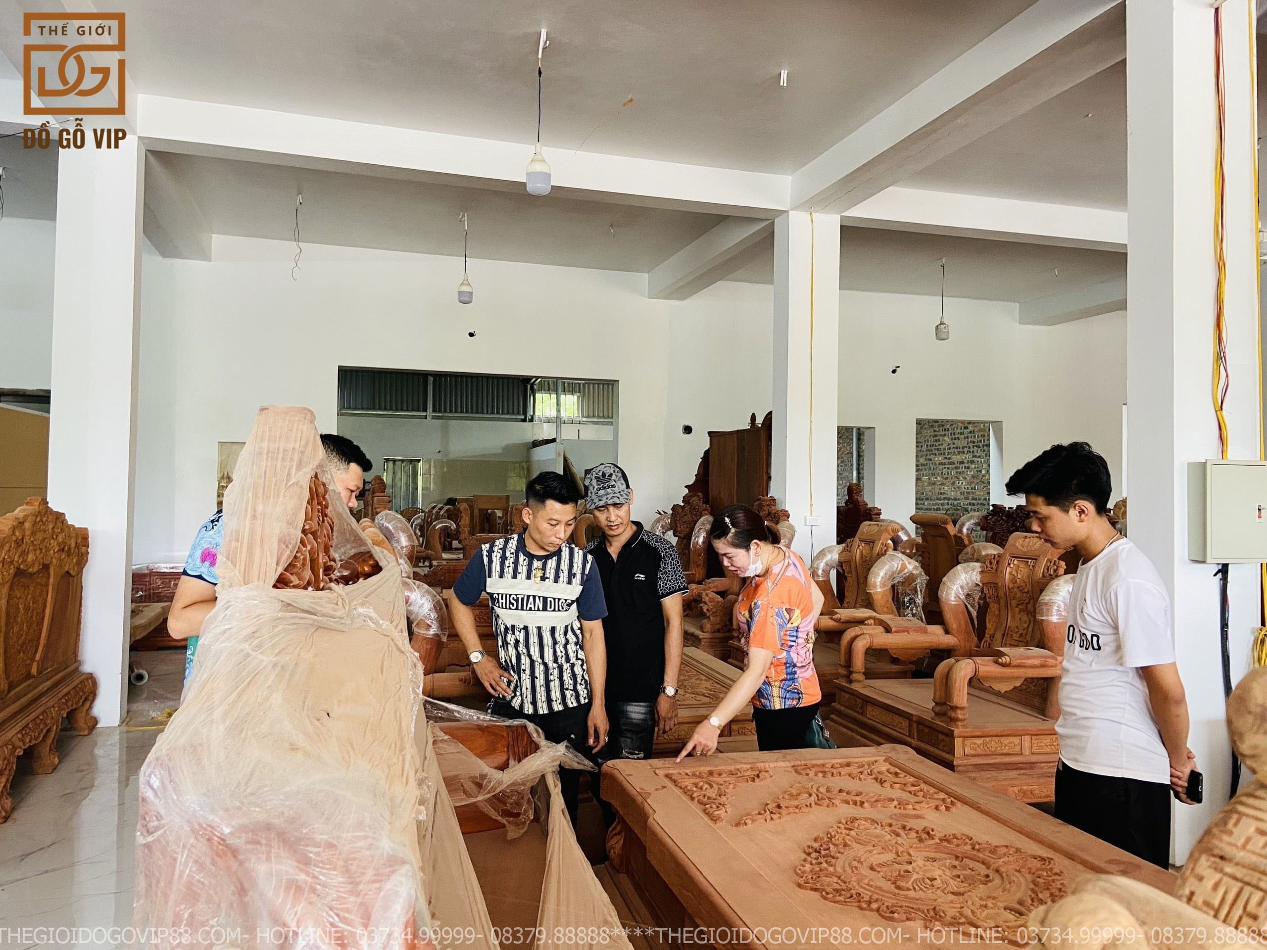 [12/7] TIẾP ĐÓN C GÁI LONG BIÊN VỀ THĂM CỬA HÀNG