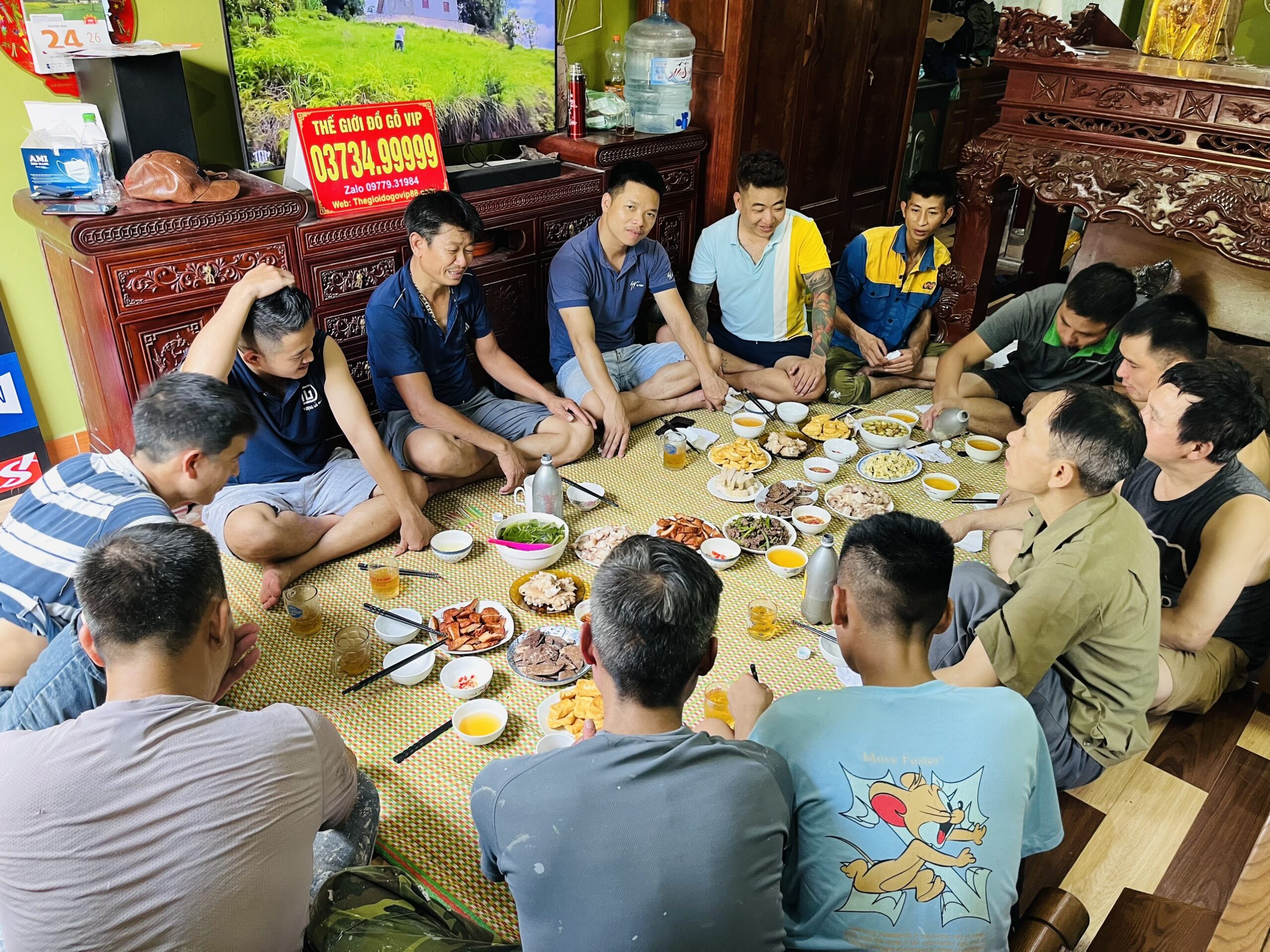 [16/7]BÀN GIAO COMBO BÀN GHẾ CHO A HƯỚNG Ở SÓC SƠN