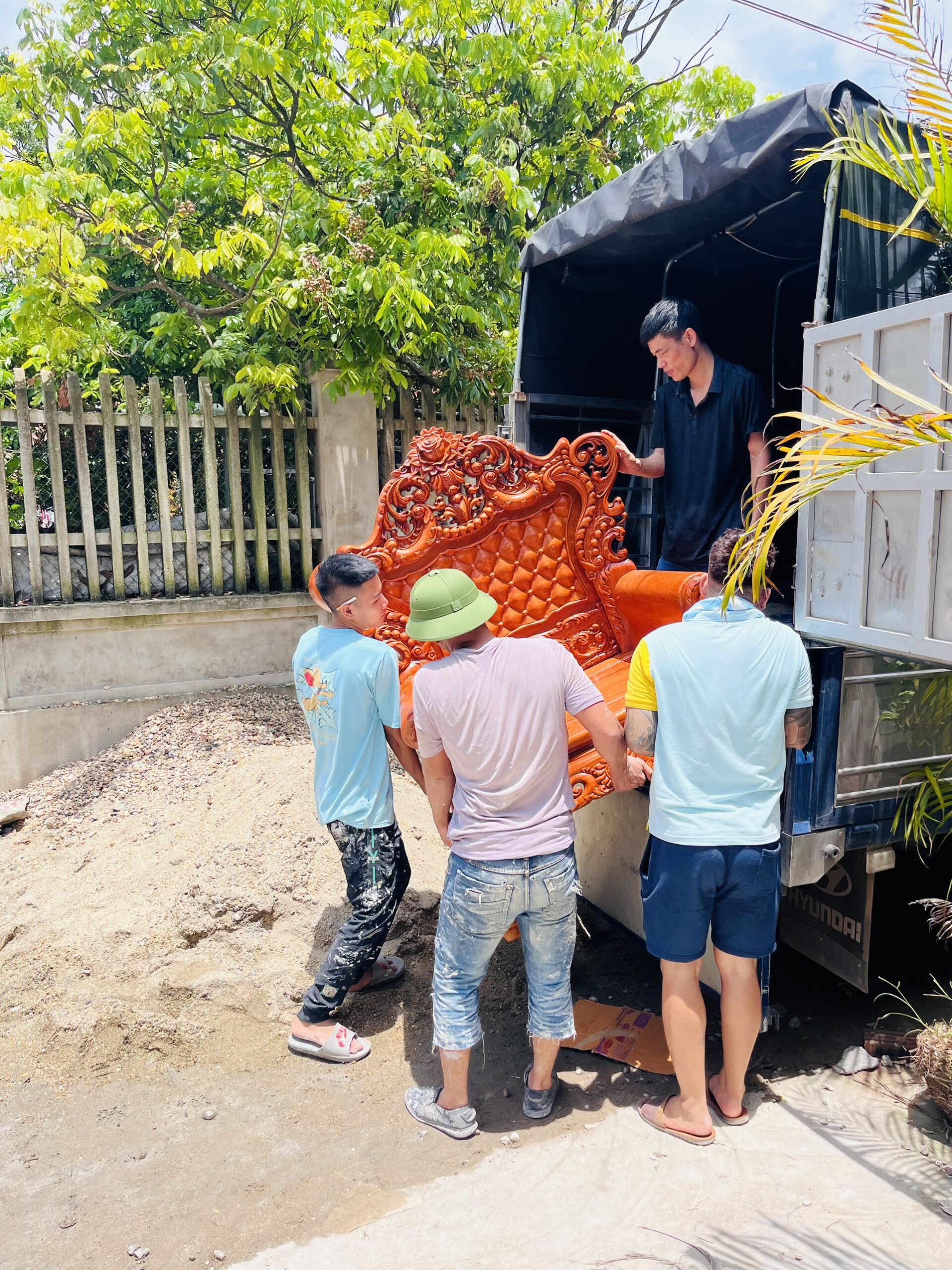 [16/7]BÀN GIAO COMBO BÀN GHẾ CHO A HƯỚNG Ở SÓC SƠN