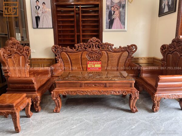 Bộ Sản Phẩm Bàn Ghế Hoàng Gia Hoa Hồng: Sự Hòa Quyện Tinh Tế Của Vẻ Đẹp Và Đẳng Cấp