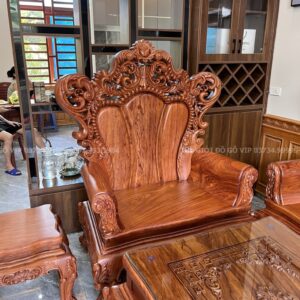 Bộ Sản Phẩm Bàn Ghế Hoàng Gia Hoa Hồng: Sự Hòa Quyện Tinh Tế Của Vẻ Đẹp Và Đẳng Cấp