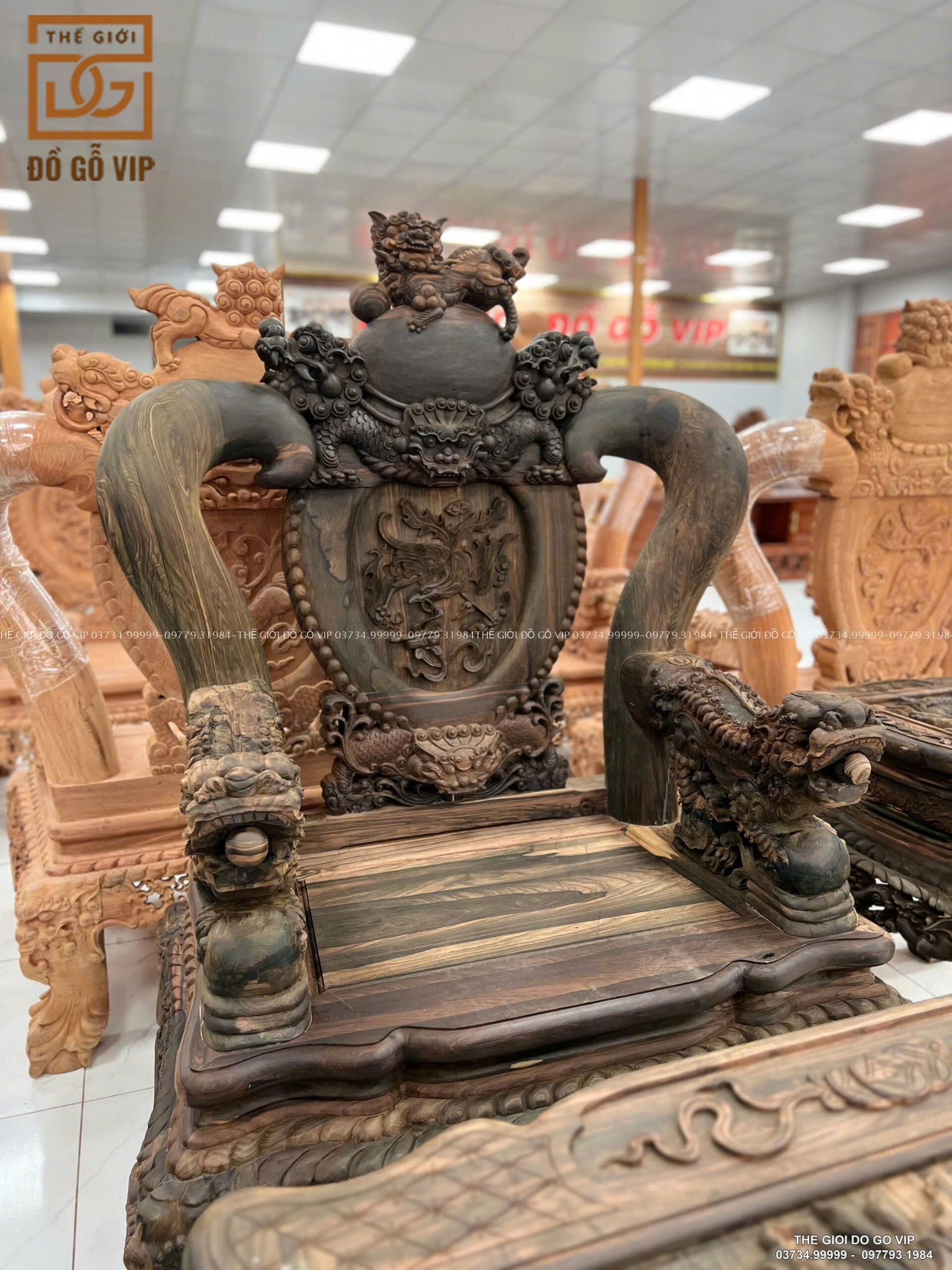 Bộ Bàn Ghế Nghê Gỗ Mun Lào