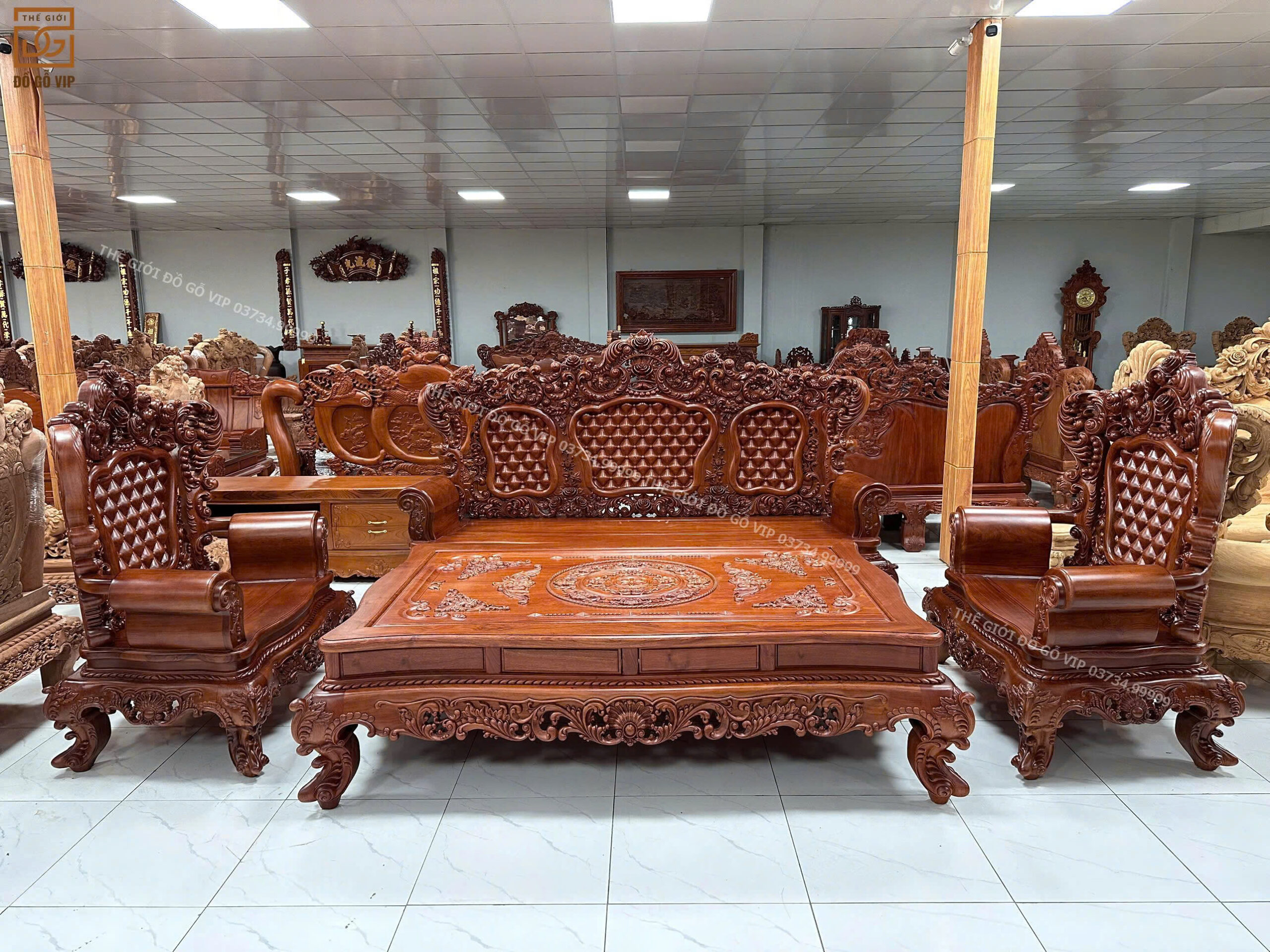 Hoàng Gia Hoa Hồng Gỗ Hương Đá